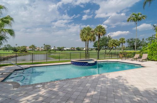 1136 Crystal Dr, West Palm Beach, FL 33418-4030