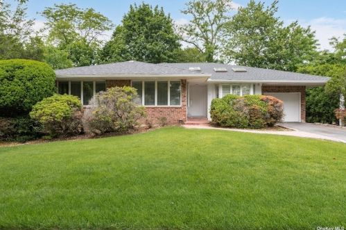31 Hedgerow Ln, Muttontown, NY 11753-1716