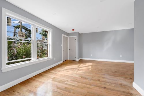 153-19 111th Ave, Jamaica, NY 11433-1118