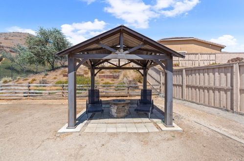 34122 Camelina St, Lake Elsinore CA  92532-2957 exterior