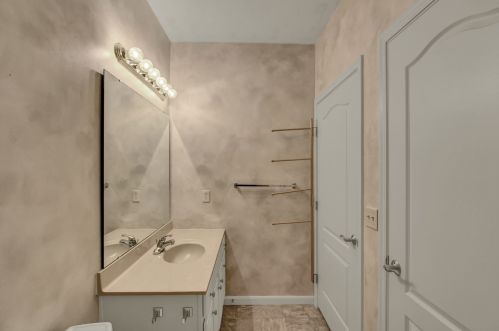 369 Southwind Ln, Covington KY  41016-1715 exterior