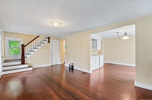 2450 State Route 208, Walden NY  12586-2801 exterior