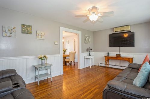 32 Aster Ave, Holtsville NY  11742-1703 exterior