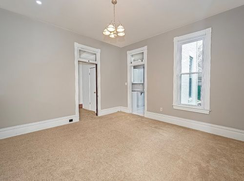 418 Delaware Ave, Oakmont PA  15139-1642 exterior