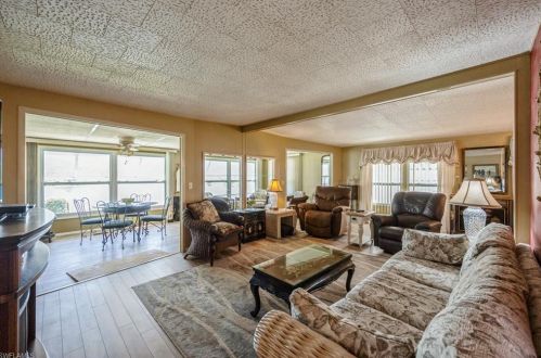 32 Monaco Ter, Naples, FL 34112-9102