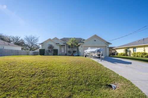 1882 Inlander Ave, Fort Pierce, FL 34953-4556