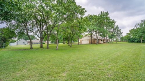 3222 Darby Ln, Denton, TX 76207-1305