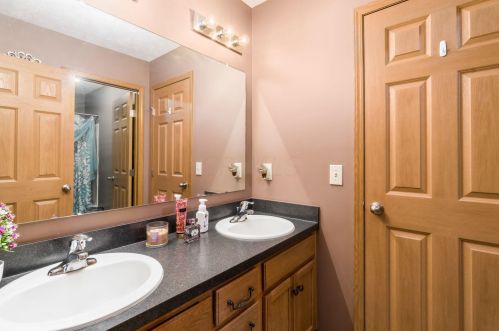 376 Enos Loomis St, Pataskala OH  43062-8160 exterior