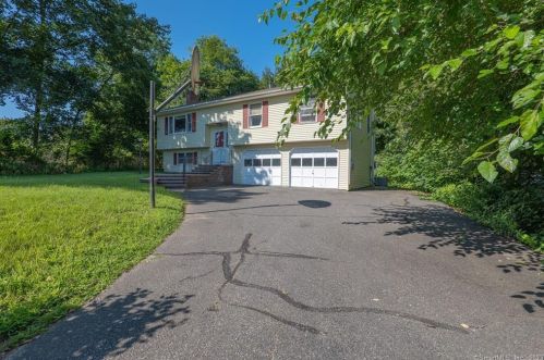 4 Hillside Cir, Brookfield Center, CT 06804-1915