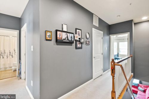 7405 Brunson Cir, Gainesville VA 20155 exterior