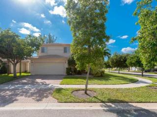13390 46th Ct, Hollywood, FL 33027-3143