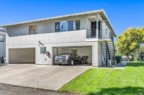 130 Del Rio Cir, Vacaville CA  95687-4829 exterior