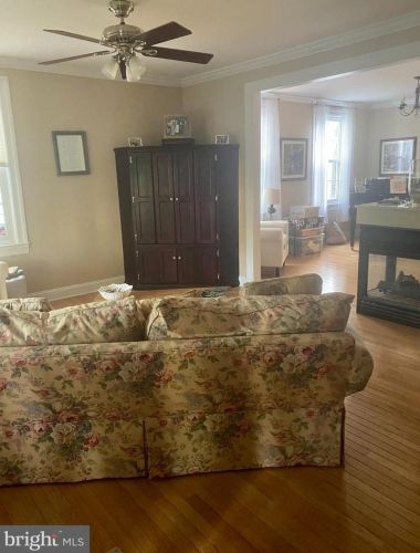 35 Maple St, Princeton NJ  08542-3850 exterior