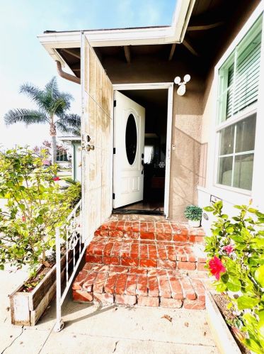 1023 Arbor Way, Orange, CA 92868-2502