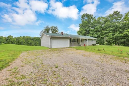3881 Loop Rd, Somerset, OH 43783-9719