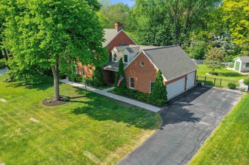 260 Arbor Ln, Green Bay, WI 54301-1604
