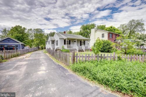 20 Loudoun St, Lovettsville VA  20180-8510 exterior