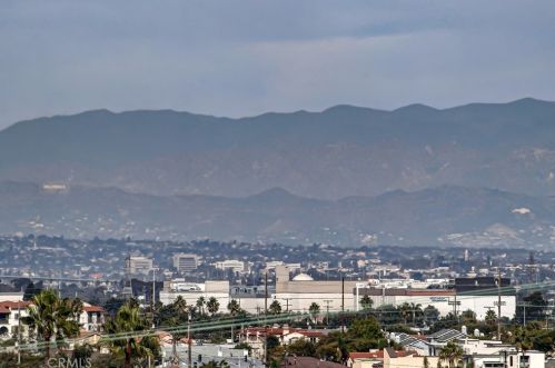1821 Armour Ln, Redondo Beach CA  90278-4819 exterior