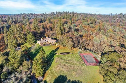 13940 Lodestar Dr, Grass Valley CA  95949-8362 exterior