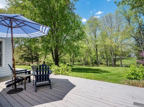 80 Ingham Hill Rd, Essex CT  06426-1507 exterior