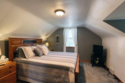 144 Addis Ave, Beaver Falls PA  15010-1016 exterior