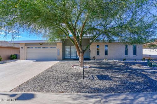 14402 Lake Forest Dr, Sun City, AZ 85351