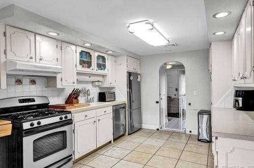 2129 Boulevard, Hartford CT  06107-2612 exterior