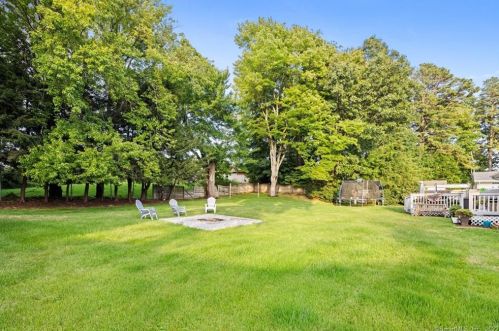 102 Kelly Rd, Wapping CT 06074-3119 exterior