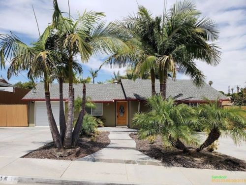 515 Blackbird Dr, Vista, CA 92083-3002