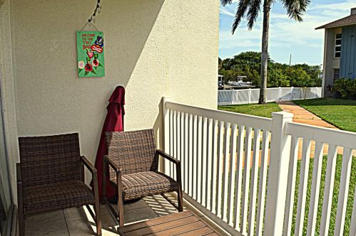 250 Banana River Dr, Merritt Island FL  32952-2500 exterior