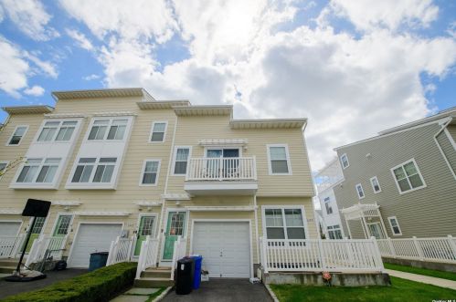 6407 Ocean Ave, Far Rockaway, NY 11692-0020