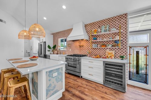 1111 Bethany Home Rd, Phoenix AZ  85014-2229 exterior