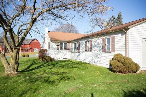 698 Dogwood Rd, Walnutport PA 18088-9522 exterior