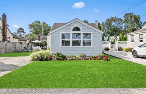 38 Hulse Landing Rd, Bricktown, NJ 08723-5737
