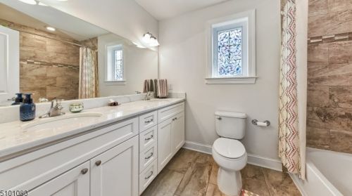 38 Walnut St, Little Falls NJ  07424-1402 exterior