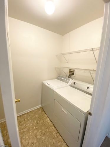 8 Plum Ct, Flemington NJ  08822-3007 exterior