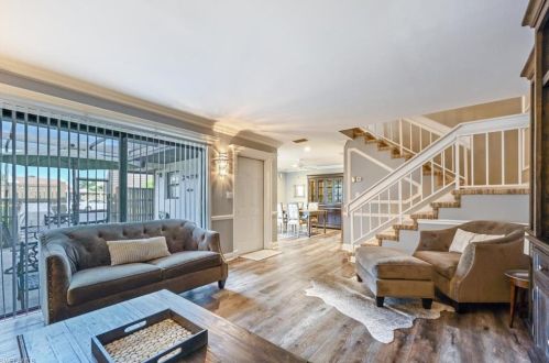 160 Lake Point Ln, Naples, FL 34112-7073