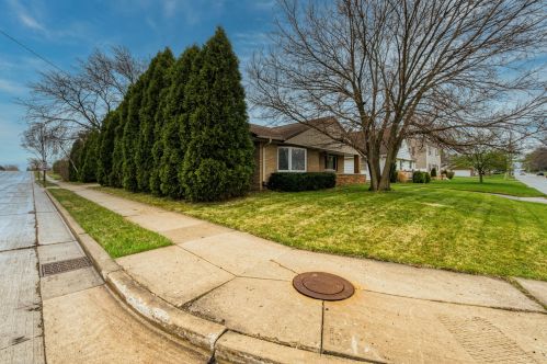4306 Iowa Ave, Milwaukee, WI 53235-6311