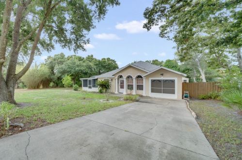 2826 Redbud Ct, Deltona, FL 32725-3025