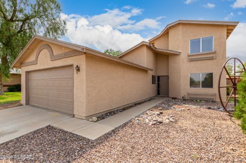 9358 Hampshire Dr, Tucson, AZ 85742-9359