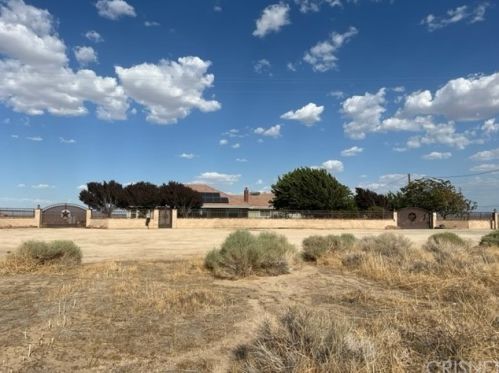 46840 75th St, Lancaster, CA 93536-8625