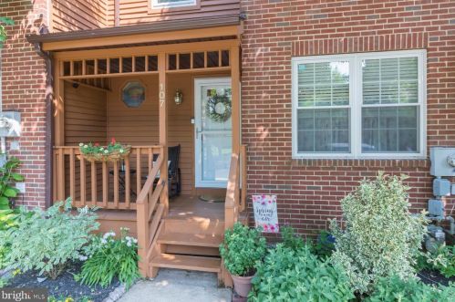 107 Iron Bark Ct, Collegeville, PA 19426-2975