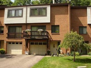 304 Springwater Ct, Moon Twp, PA 15108-9676