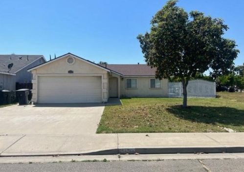 889 Wycliffe Dr, Livingston, CA 95334-1881