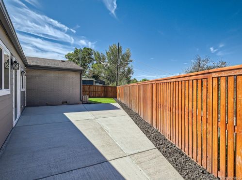 8471 Circle Dr, Westminster CO 80031-3732 exterior