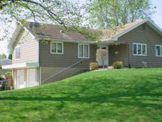 926 Burbank Ave, Waterloo, IA 50702-5112