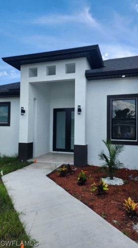 3913 25th St, Lehigh Acres, FL