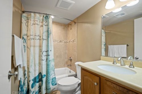 27025 Las Mananitas Dr, Santa Clarita CA  91354-2205 exterior