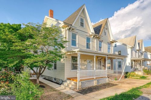 504 Eshelman St, Highspire, PA 17034-1530