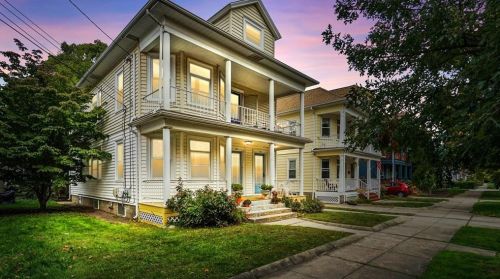 571 Pleasant Valley Pkwy, Providence, RI 02908-4213
